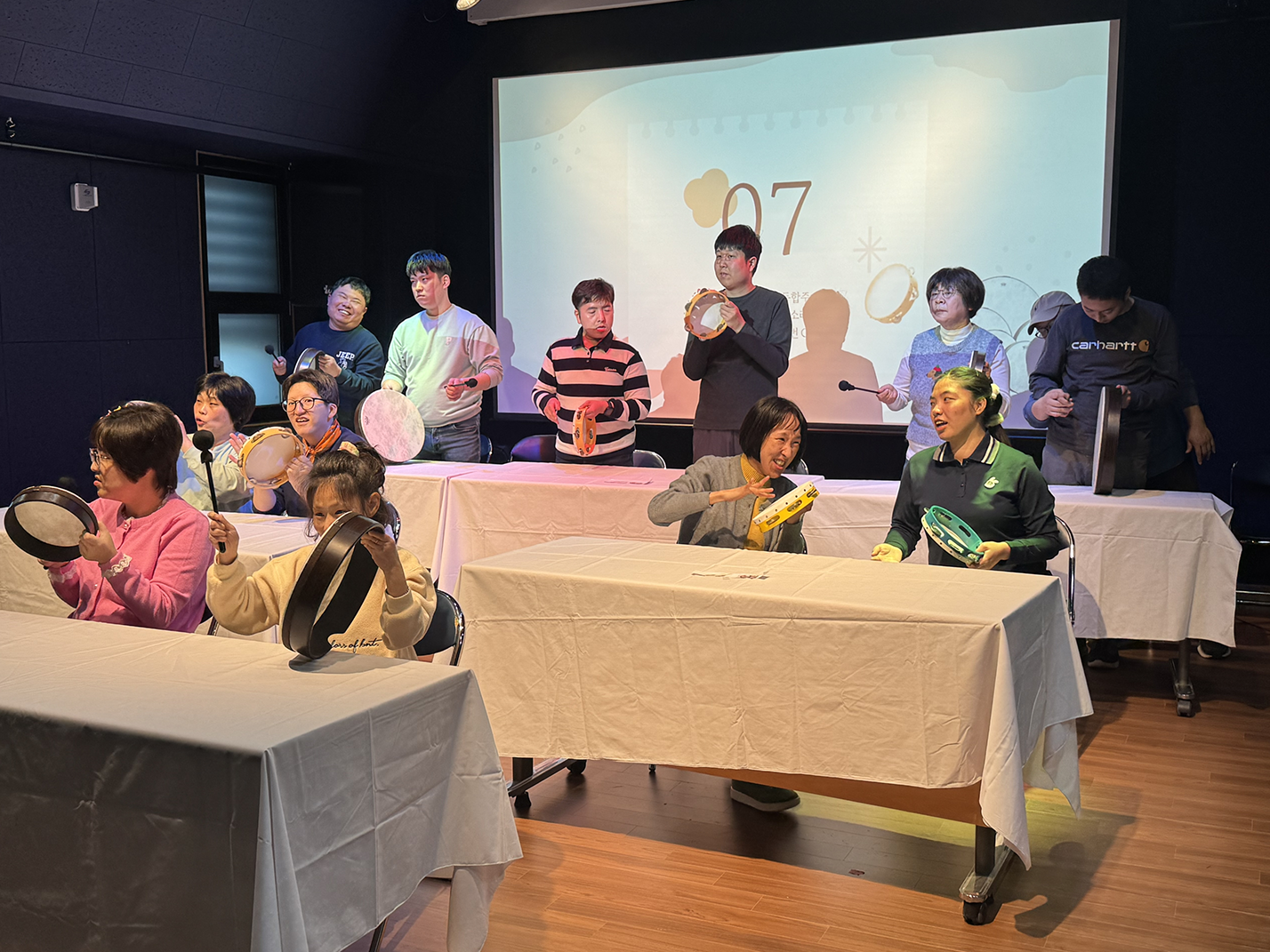  프로그램 지원사업 이미지입니다.